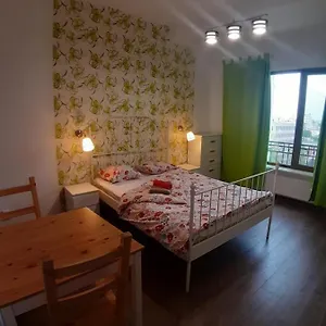 verificați disponibilitatea